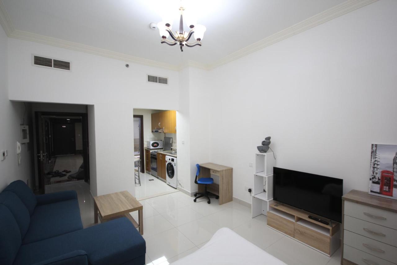 Cozy Rooms And Small Partitions For Men Guests In Dubái Exterior foto